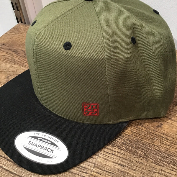 Contrast Peak Snapback Trucker Baseball Cap